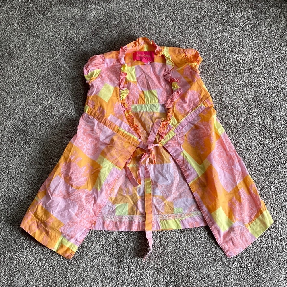 Lilly Pulitzer Jubilee Print Sleeveless Top Ruffle Trim Tie Front Blouse SIZE 4